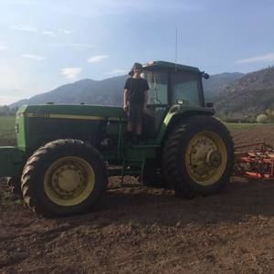 Meet your Posher, Max